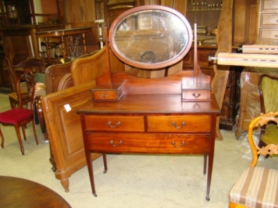 Naktinis staliukas k-76